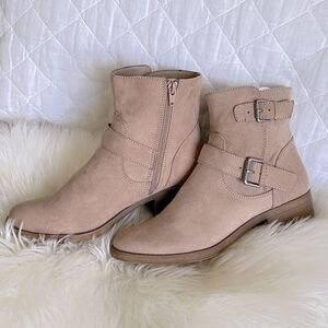 Dolce Vitta Boots 